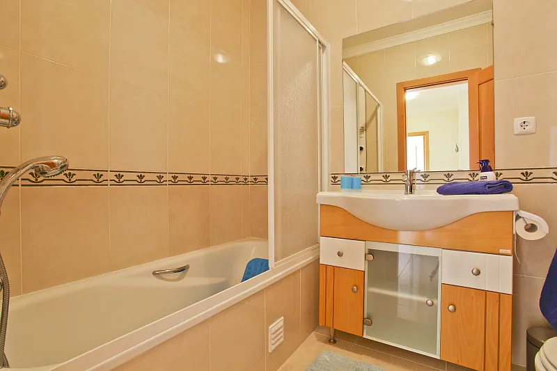 The bathroom from Vila Arade